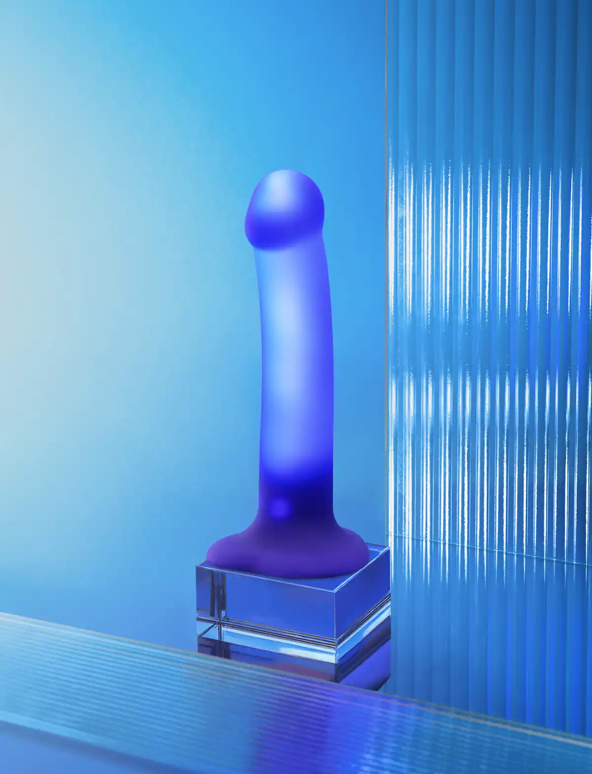 Dildo semi-réaliste glow LED – effet lumineux et stimulation confortable, compatible strap-on-me