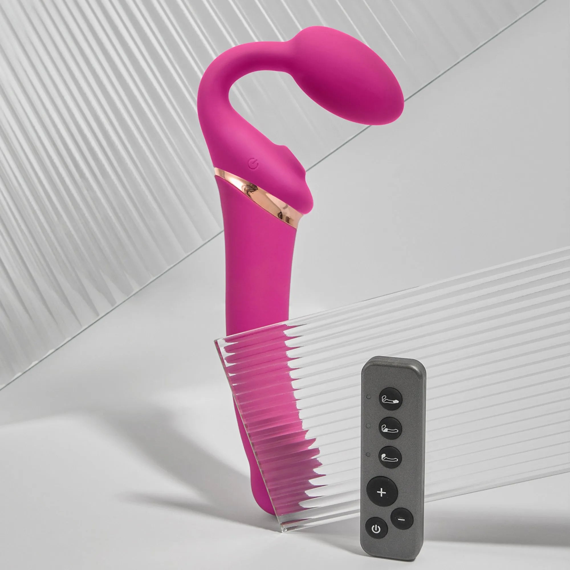 Strap-on Multi Orgasm Télécommandé 3 moteurs - Télécommande rechargeable - Fuschia