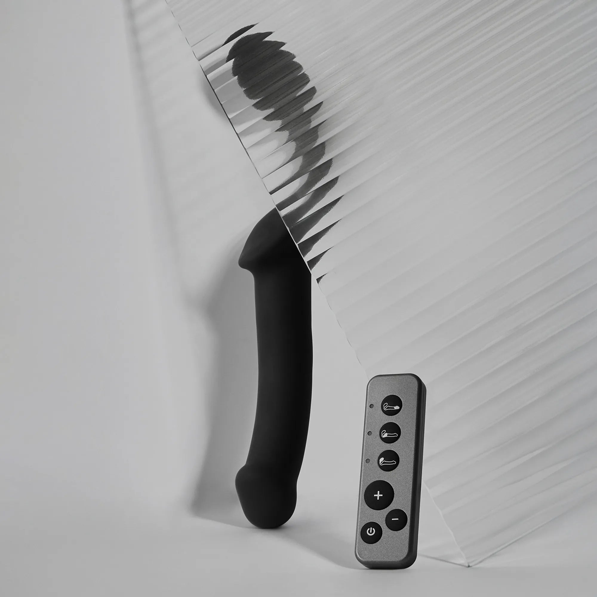 Strap-on Vibrant Télécommandé 3 Moteurs - Télécommande rechargeable - Noir